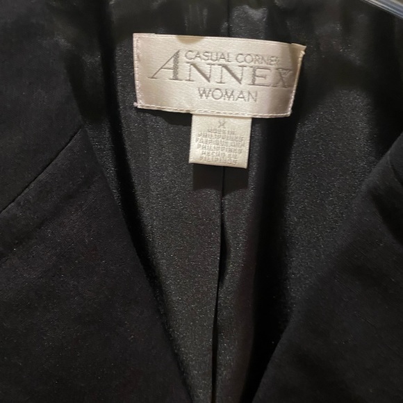 Casual Corner Annex Ladies Linen Blend Two-Button Blazer. Size 1X - Picture 2 of 3